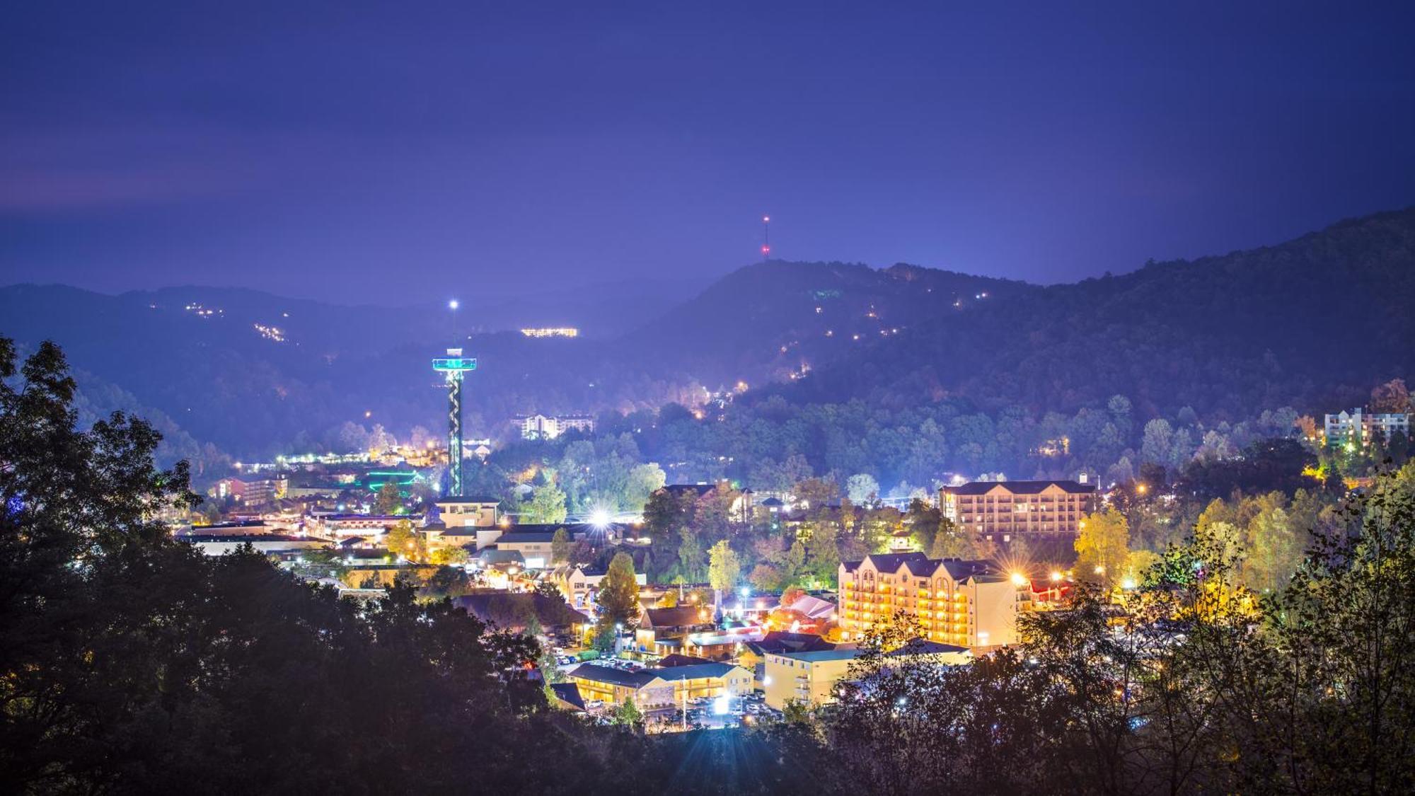 Majestic Splash- 8 Bedroom, Indoor Pool, Hot Tub, 1089 Free Tickets Each Paid Day, Dollywood Sevierville Eksteriør billede