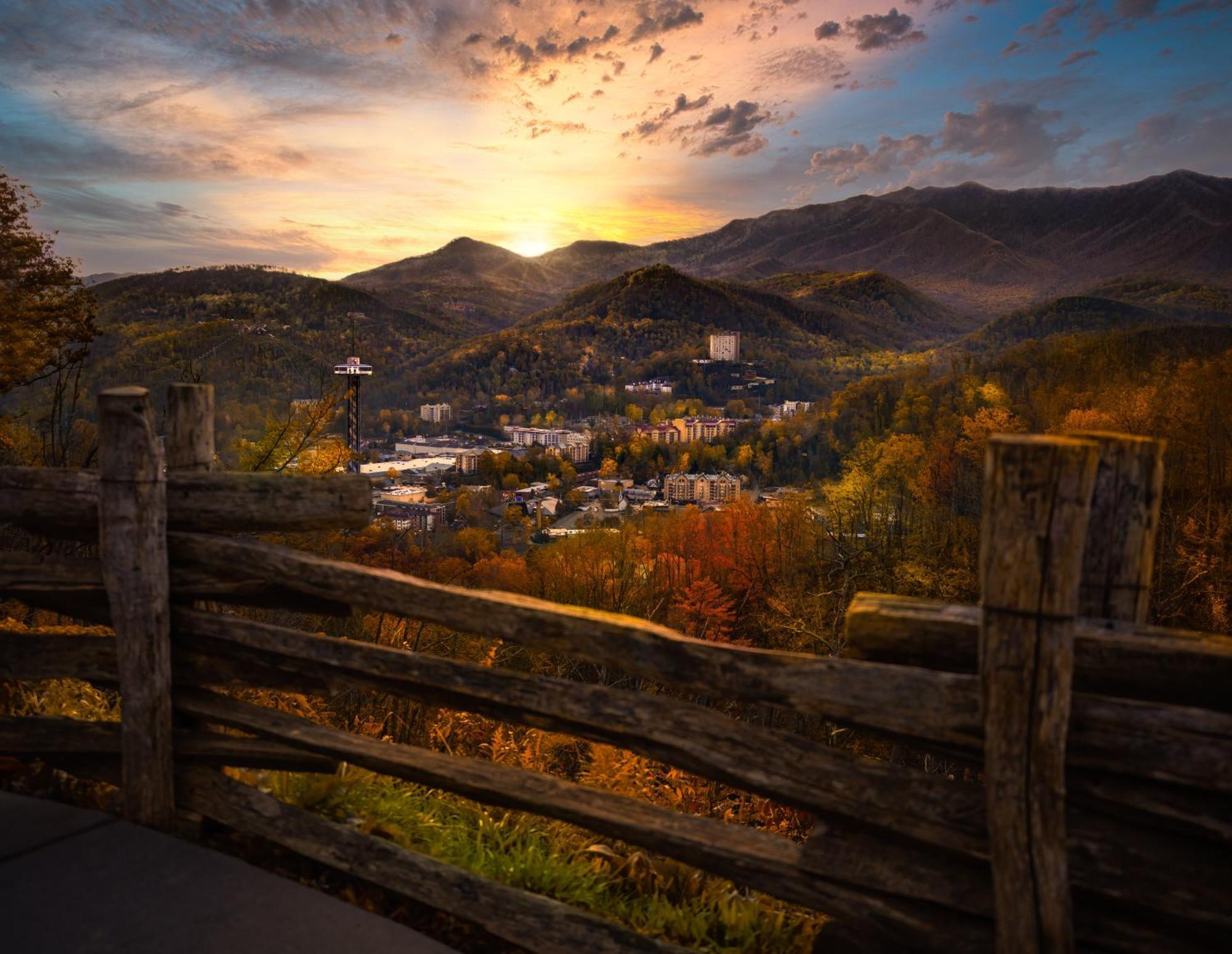 Majestic Splash- 8 Bedroom, Indoor Pool, Hot Tub, 1089 Free Tickets Each Paid Day, Dollywood Sevierville Eksteriør billede