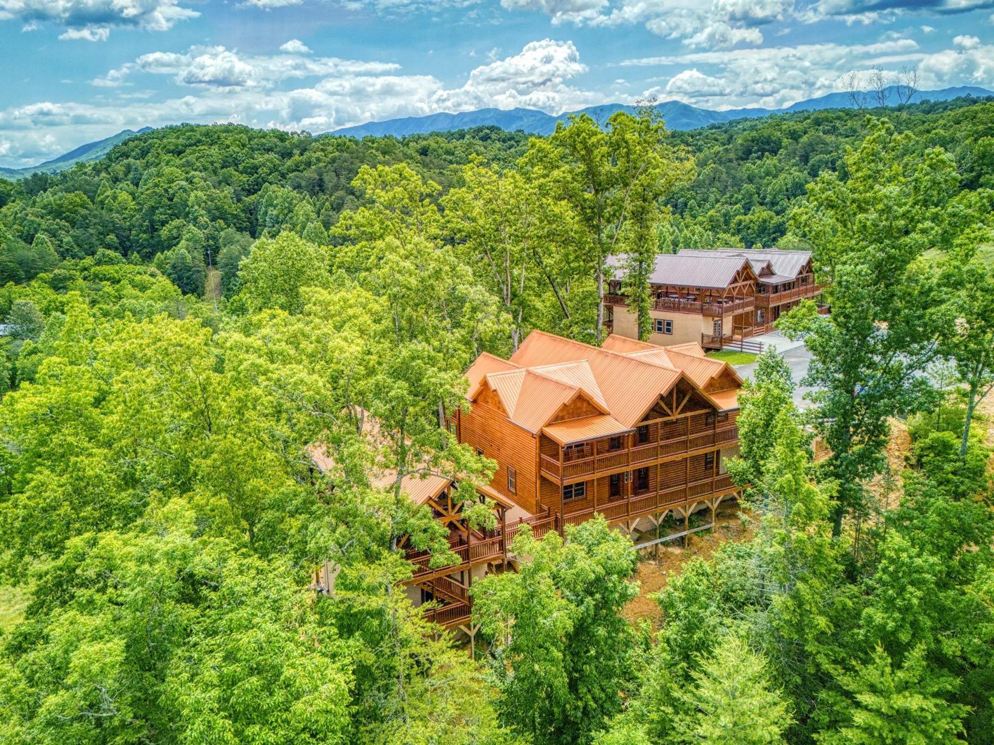 Majestic Splash- 8 Bedroom, Indoor Pool, Hot Tub, 1089 Free Tickets Each Paid Day, Dollywood Sevierville Eksteriør billede